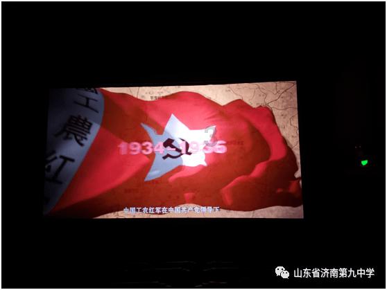 水果店斗气竞争免费送榴莲，你觉得行业内卷是一件好事吗？商家如何做到良性竞争？游戏画面